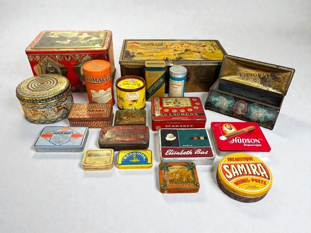 Uitzonderlijke collectie van 19 antieke dozen (1900-1970), Verzamelen, Blikken, Gebruikt, Overige, Overige merken, Ophalen of Verzenden