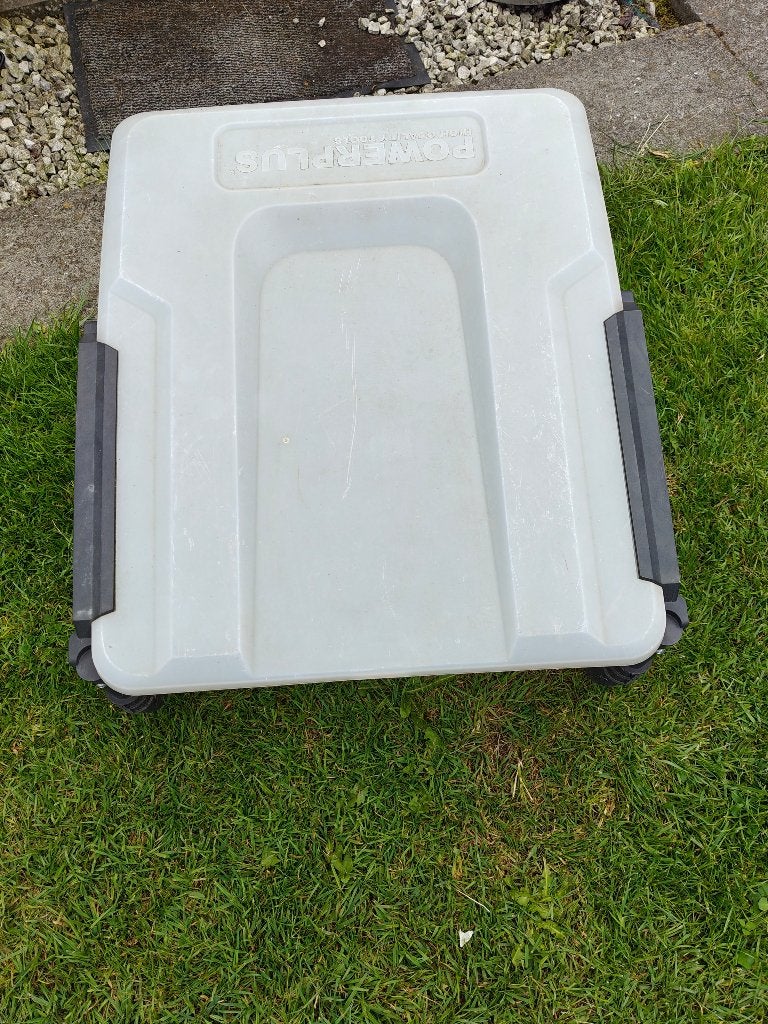 Garage voor robotmaaier, Tuin en Terras, Ophalen, Gebruikt, 20 tot 25 cm, Power plus