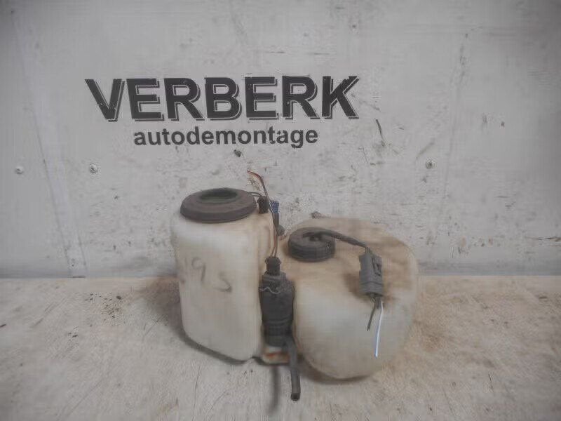 RUITENSPROEIERRESERVOIR Volvo 940 I Estate (01-1990/10-1998), Gebruikt, Info@volvocars.com, Ophalen of Verzenden, Volvo