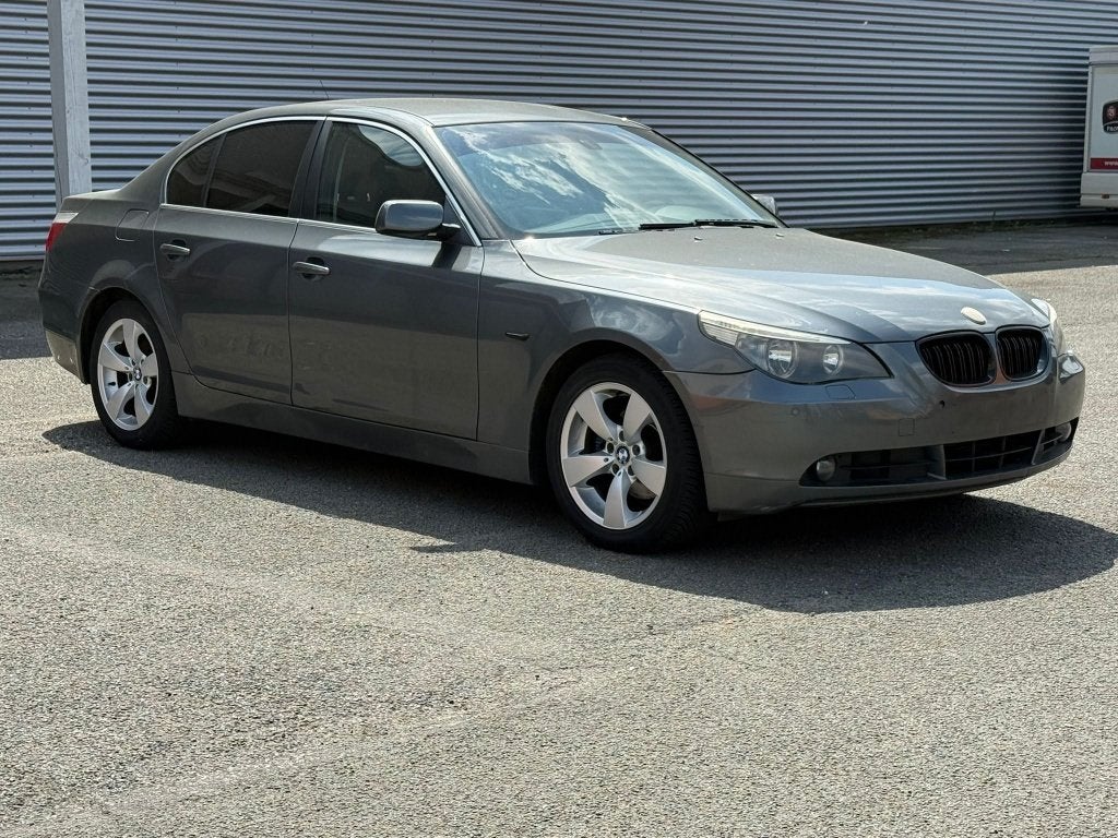 BMW 520D/2006/AUTOMATIQUE, Cuir, Argent ou Gris, 4 portes, Entreprise