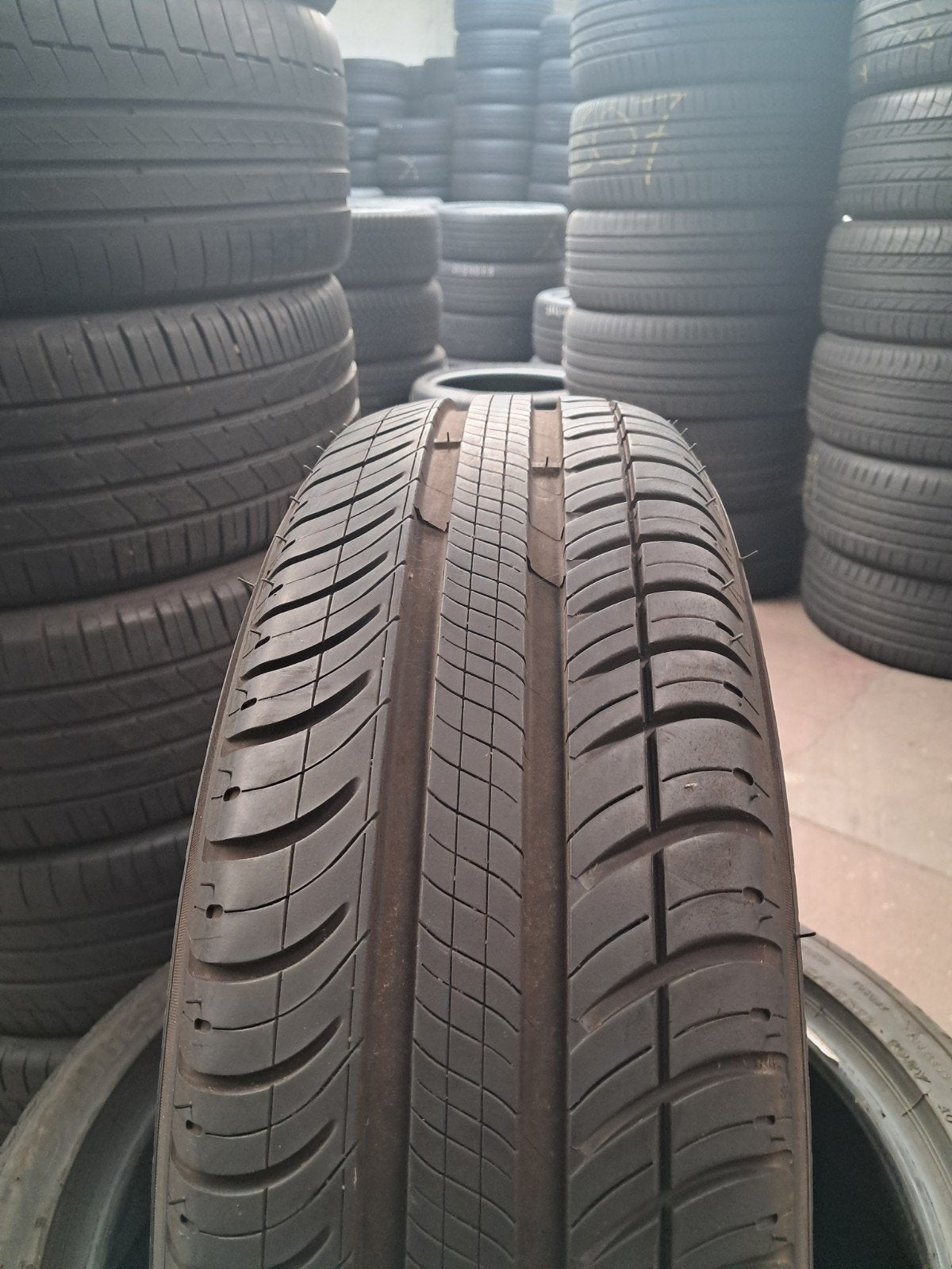 18570r14 185 70 r14 185/70/r14 MICHELIN Nouveau (demmont, Enlèvement ou Envoi