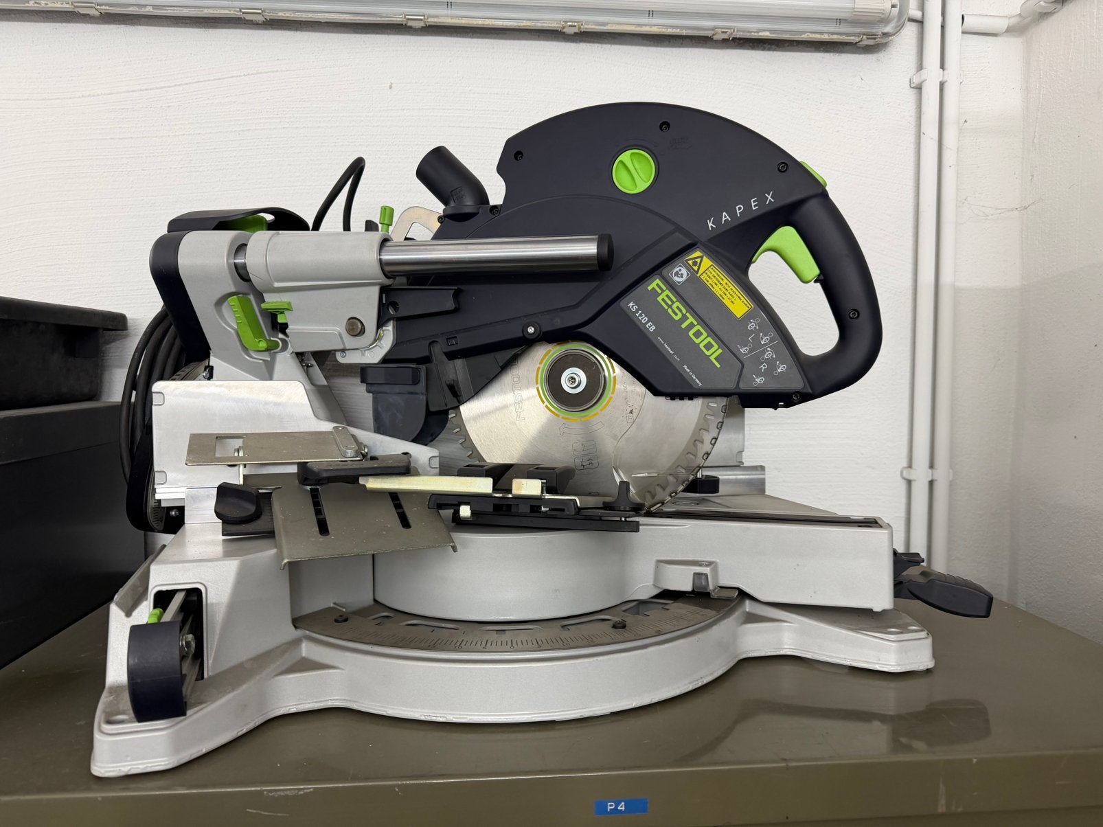 Festool KS 120 EB nouvelle jamais utilisé, Enlèvement, Neuf, Scie à onglet