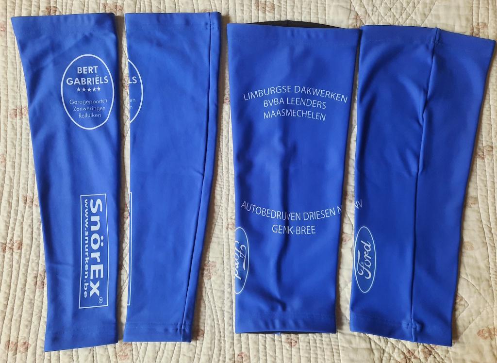 Nieuwe blauwe wielren knie warmers + armstukken, Sport en Fitness, Wielrennen, Nieuw, Kleding, Ophalen of Verzenden