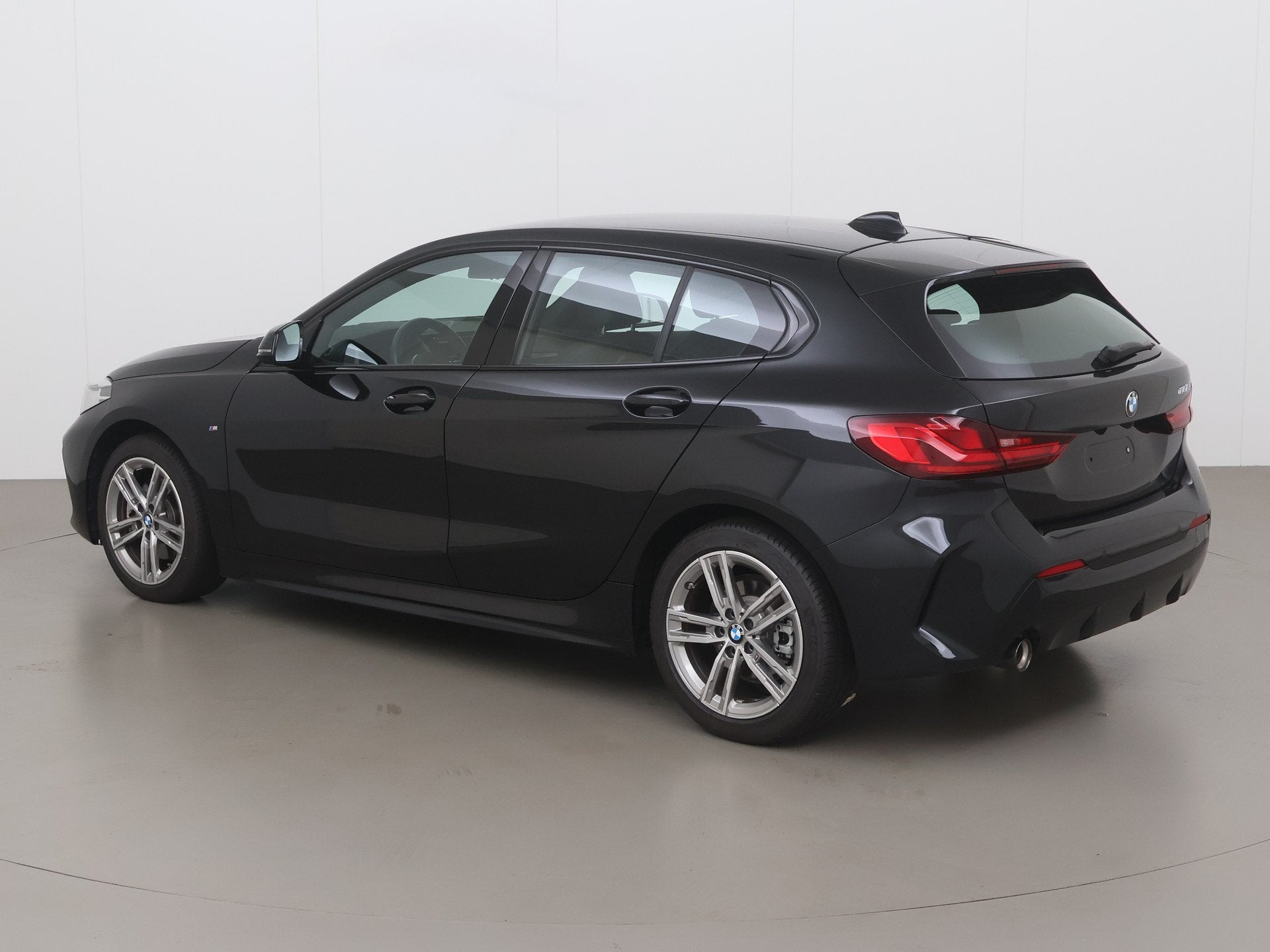 BMW 1 HATCH 118ia 136 AT, Auto's, BMW, Automaat, Overige modellen, Airconditioning, Zwart