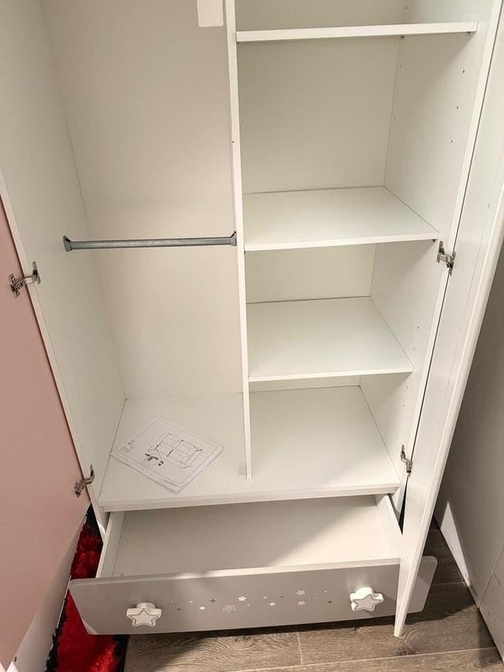 Kleer kast, Enlèvement