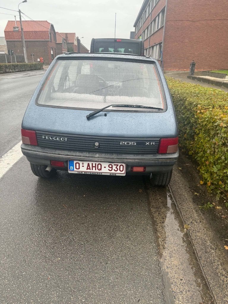 Peugeot 205 XR - oldtimer, herstelproject, foto 2