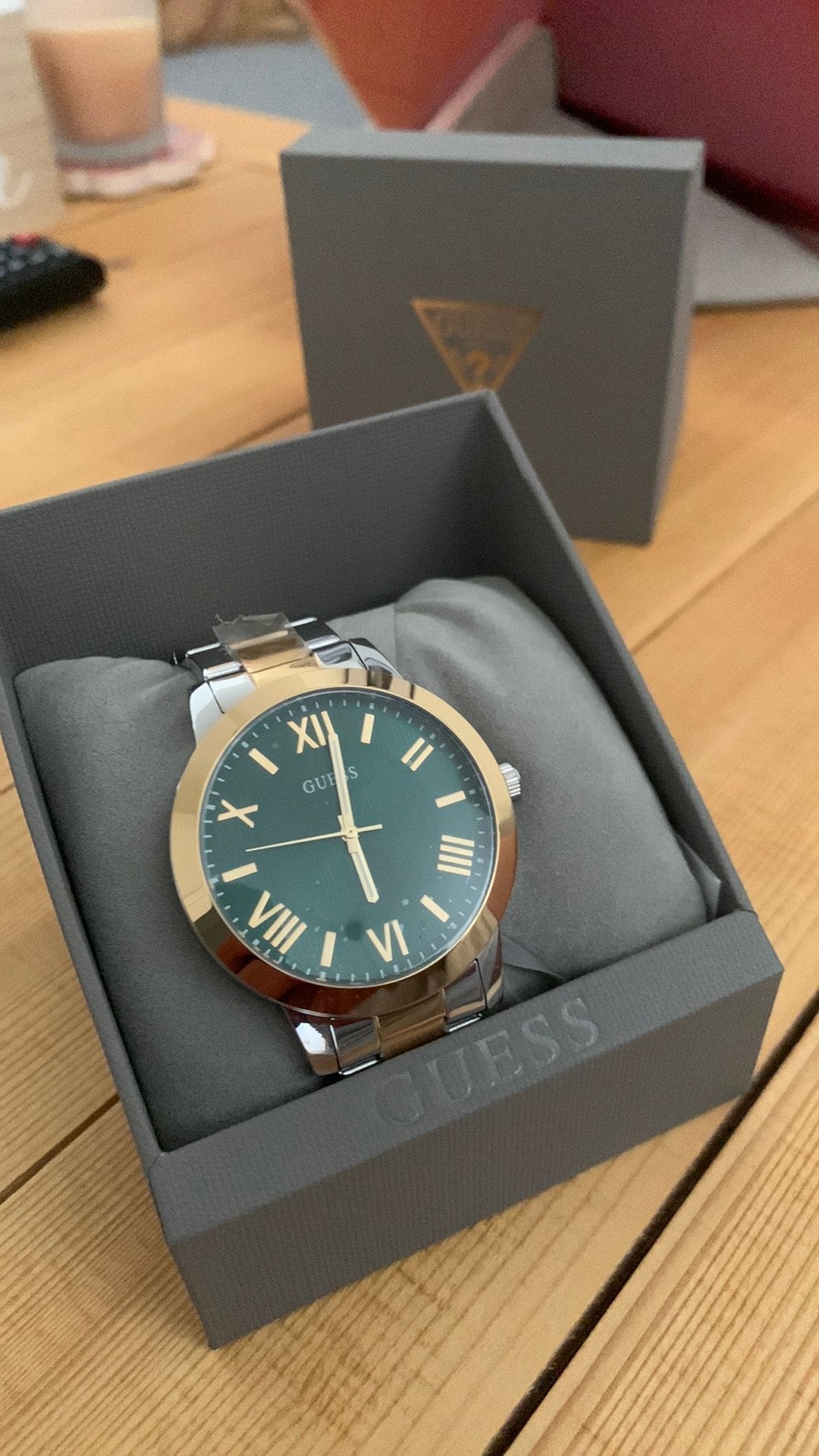 Niet gebruikt GUES HORLOGE MANNEN: MOET DRIGEND WEG, Handtassen en Accessoires, Horloges | Heren, Ophalen of Verzenden, Zo goed als nieuw