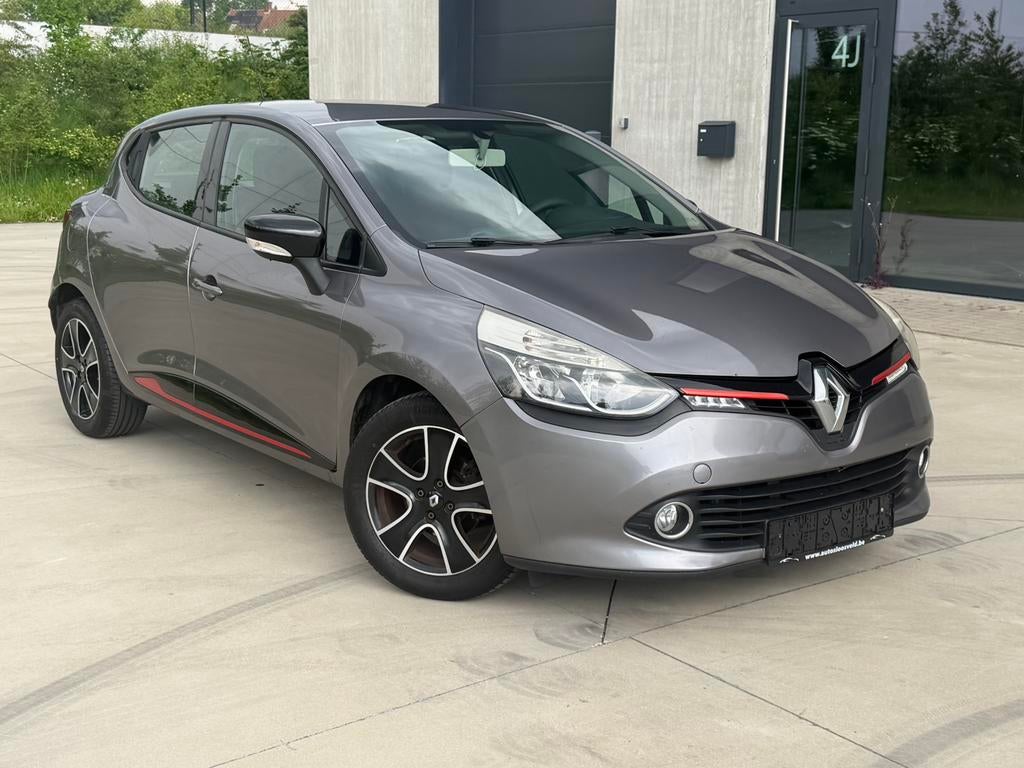 RENAULT CLIO 1.2i Euro 5/ AIRCO/ NAVI/ BLANCO 04/2027 GEKEUR, Auto's, Renault, Voorwielaandrijving, Euro 5, Stof, Zwart