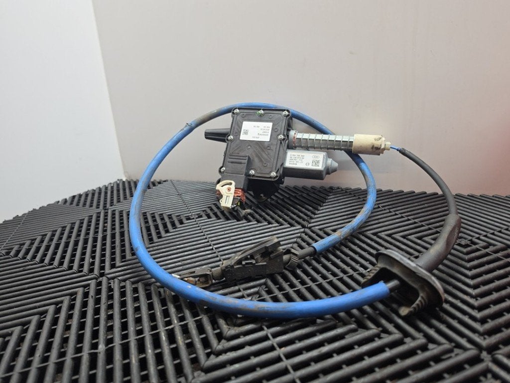 MOTEUR DE FREIN A MAIN ELECTRIQUE Peugeot 5008 I (0A / 0E), Kontakt-peugeot@peugeot.com, Utilisé, Peugeot Deutschland GmbH, Bahnhofsplatz
65423  Rüsselsheim, DE