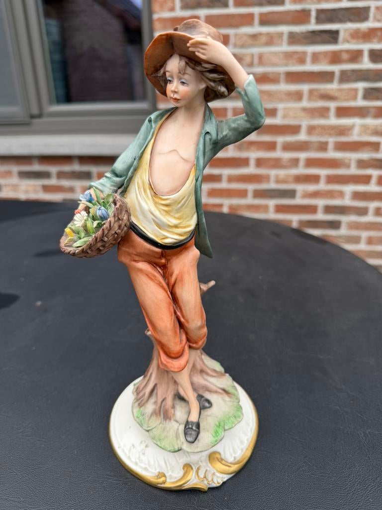 Figurine en porcelaine, Enlèvement, Comme neuf, Humain