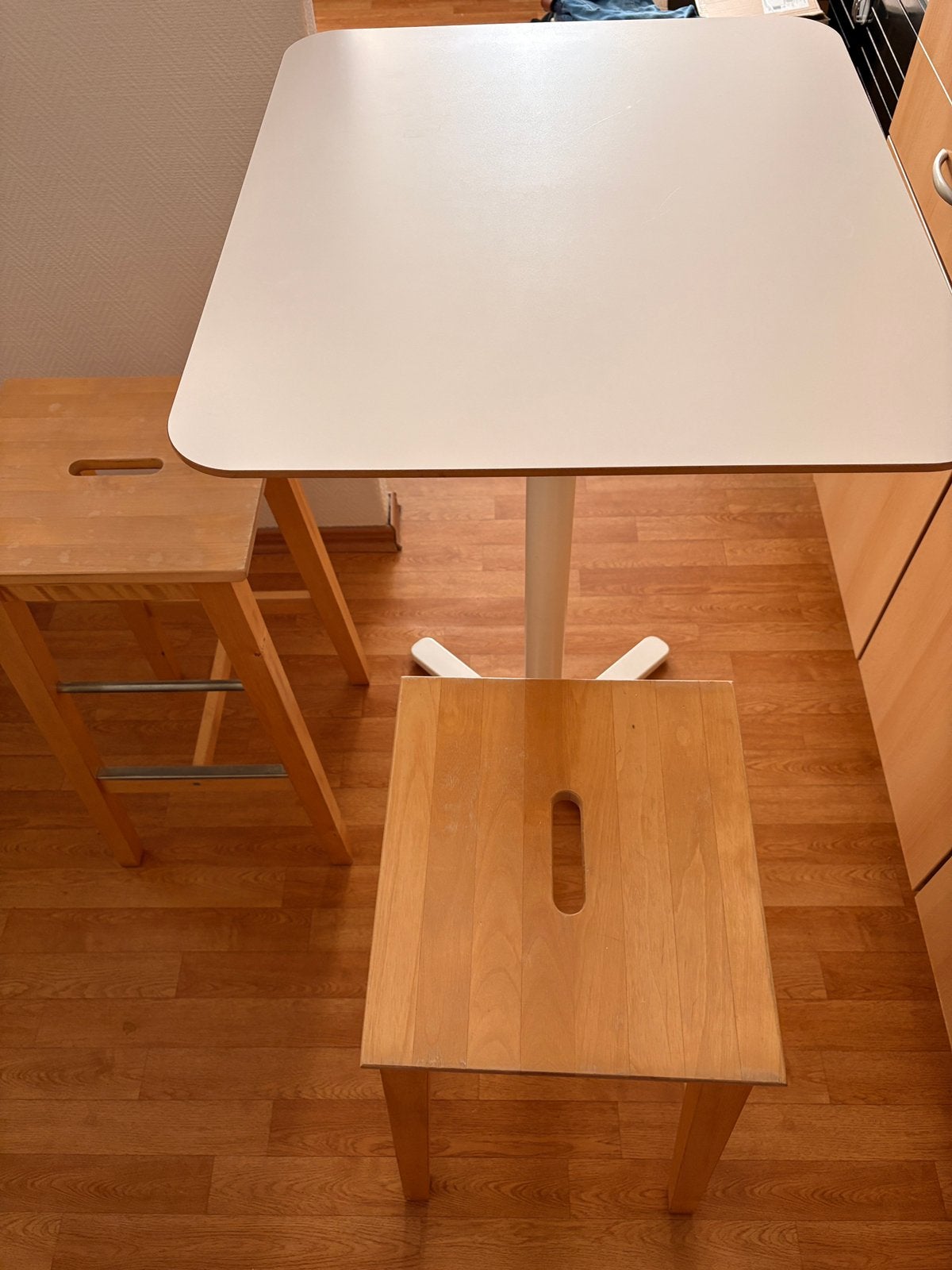 Bartafel en 2 barkrukken, Ophalen, Gebruikt