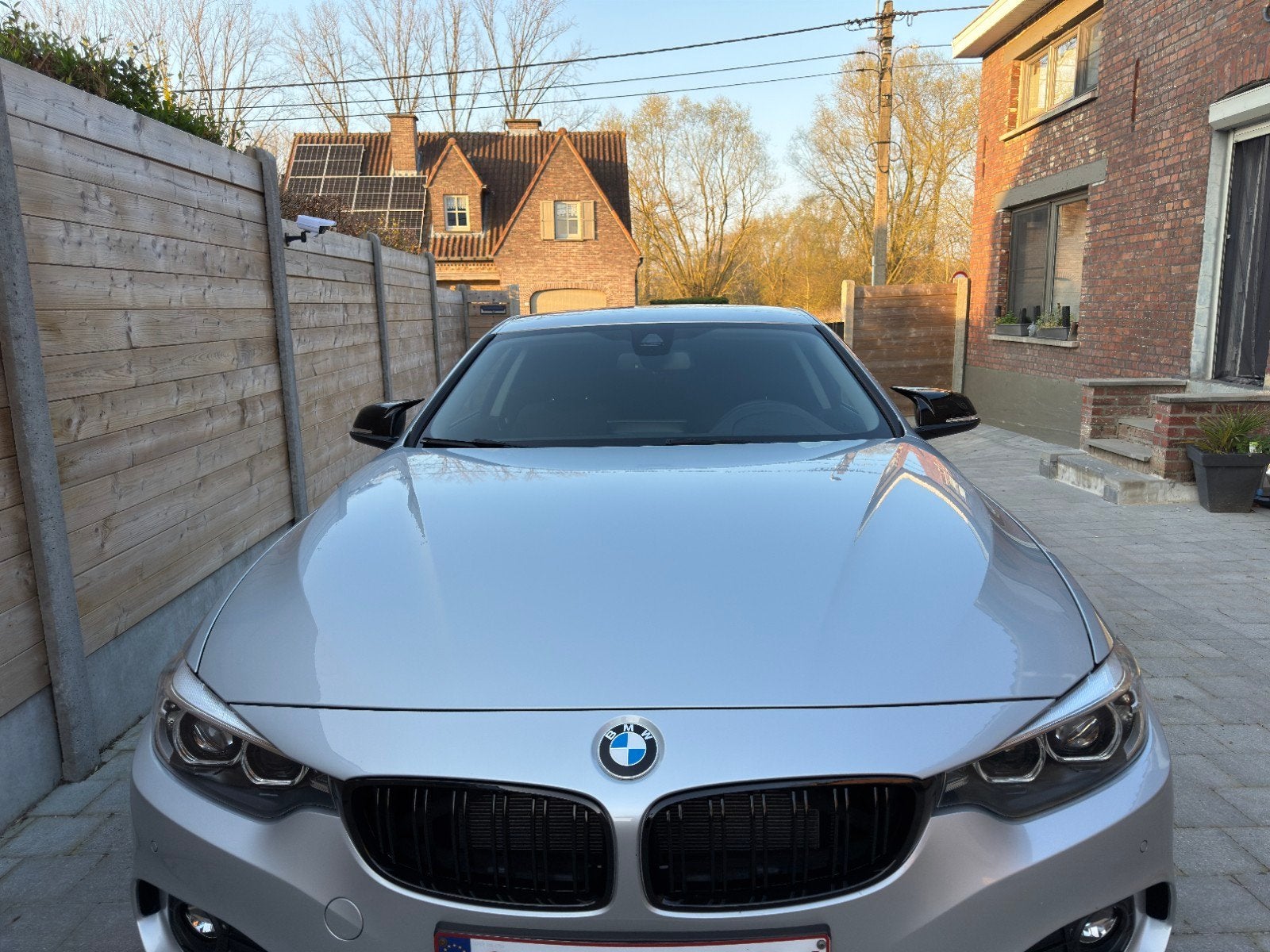 BMW, Argent ou Gris, Euro 6, Boîte manuelle, Noir