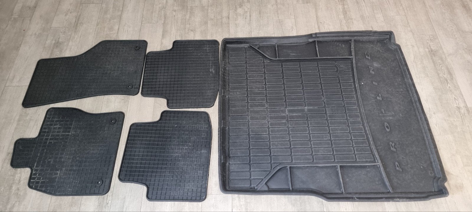 Tapis caoutchouc vw passat à partir de 2014, Enlèvement