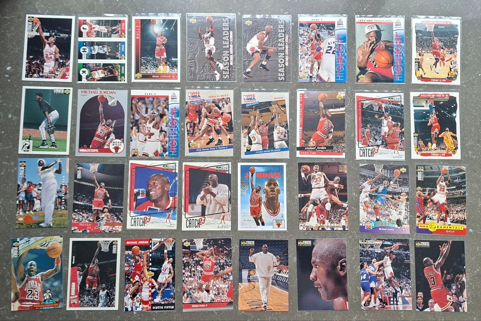 32 cartes de basket-ball NBA différentes de Michael Jordan d, Enlèvement ou Envoi