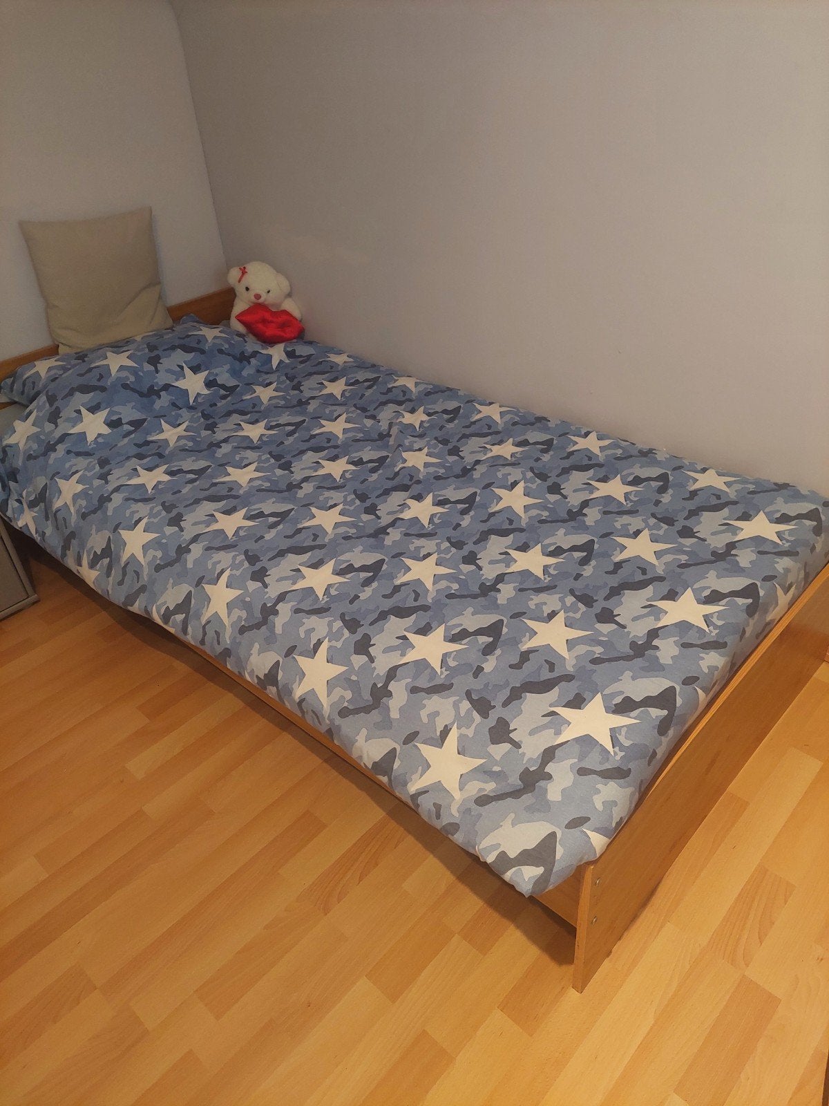 Eenpersoonsbed bruin, Huis en Inrichting, Ophalen, Eenpersoons