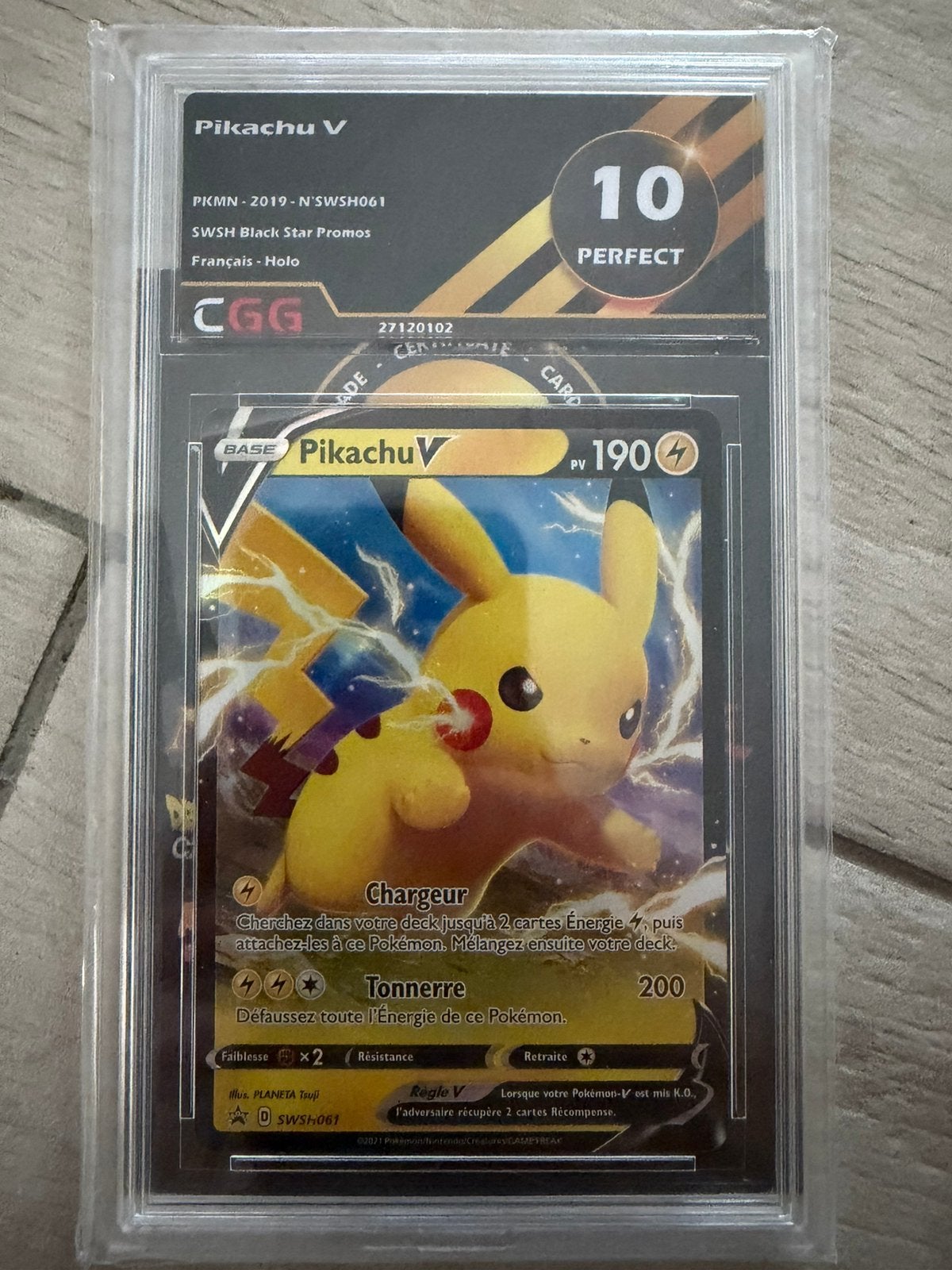 Carte pokemon pikachu V note perdet 10 de chez CGG, Enlèvement ou Envoi, Comme neuf