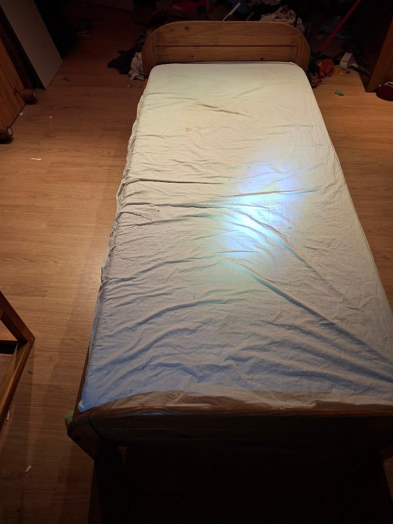 Lit 1 personne avec matelas, 90 cm, Autres couleurs, Enlèvement, En couleur bois