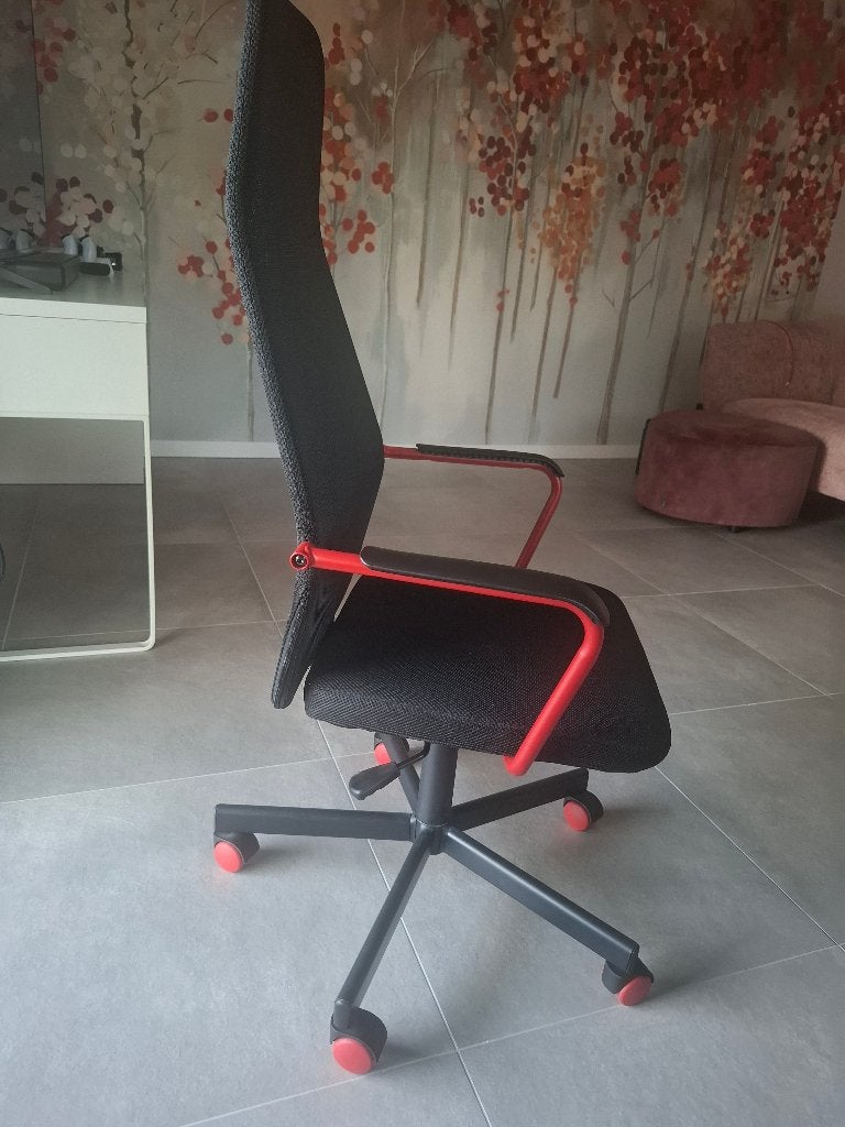 Ikea bureaustoel + (niet Ikea) bureau, Ophalen, Zwart, Zo goed als nieuw, Gaming bureaustoel