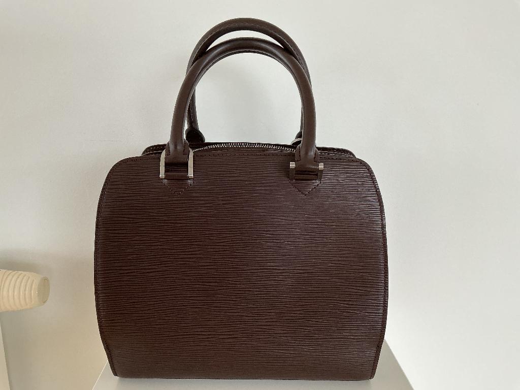 Zeer mooie bruine handtas, Handtassen en Accessoires, Tassen | Damestassen, Ophalen of Verzenden, Nieuw, Bruin, Handtas