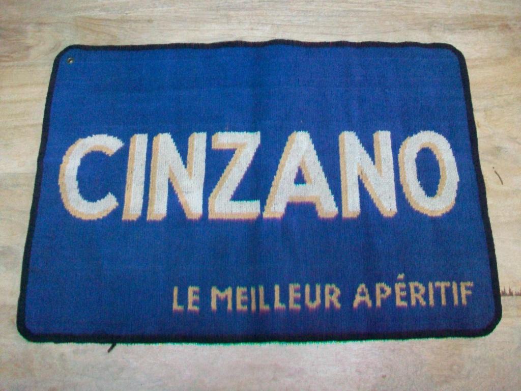 OUD CINZANO-TAPIJT VOOR KAARTSPEL, Ophalen of Verzenden, Reclamebord