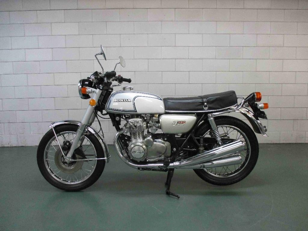 Honda CB 350 Four 12.360 KM !!! in originele topstaat, Motoren, Motoren | Oldtimers, 4 cilinders, 345 cc, Toermotor, Minimaal motorrijbewijs A2