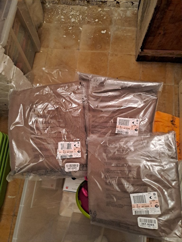 3 nieuwe taupe hangingen/gordijnen om weg te geven, Huis en Inrichting, Ophalen, Overige merken, Nieuw, Gordijn