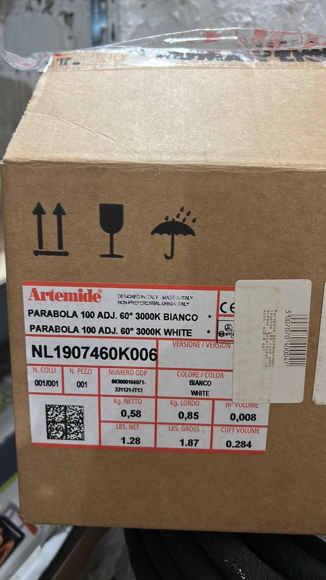 Artemide parabola, Enlèvement