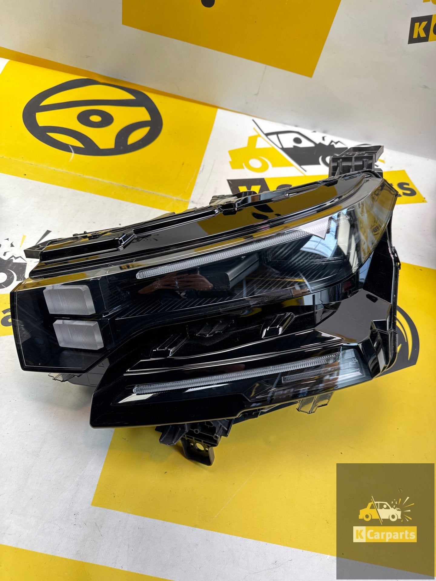 Citroen e-C5 AIRCROSS 25-KOPLAMP LINKS ORIGINEEL, Gebruikt, Citroën, Stellantis N.V., Taurusavenue 1
2132 LS  Hoofddorp, NL