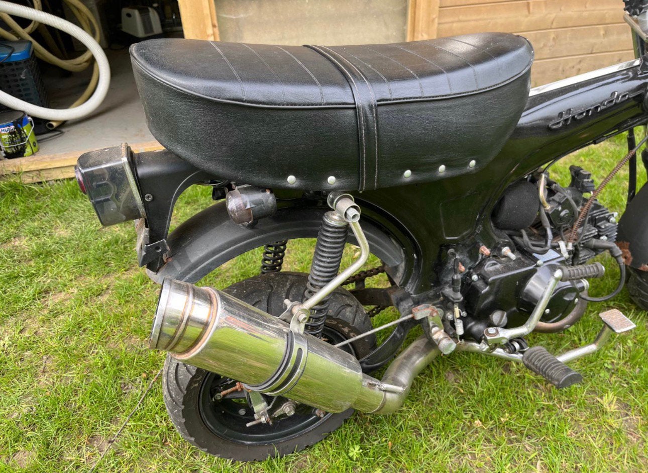 Honda dax, 50cc in het zwart, Fietsen en Brommers, Ophalen, 50 cc, Klasse B (45 km/u), Zo goed als nieuw