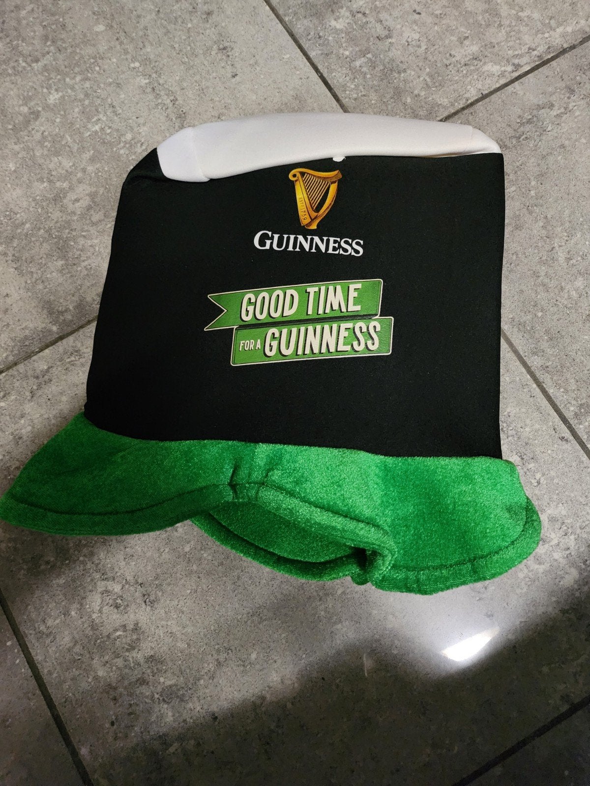 chapeau guiness, Enlèvement ou Envoi, Chapeau