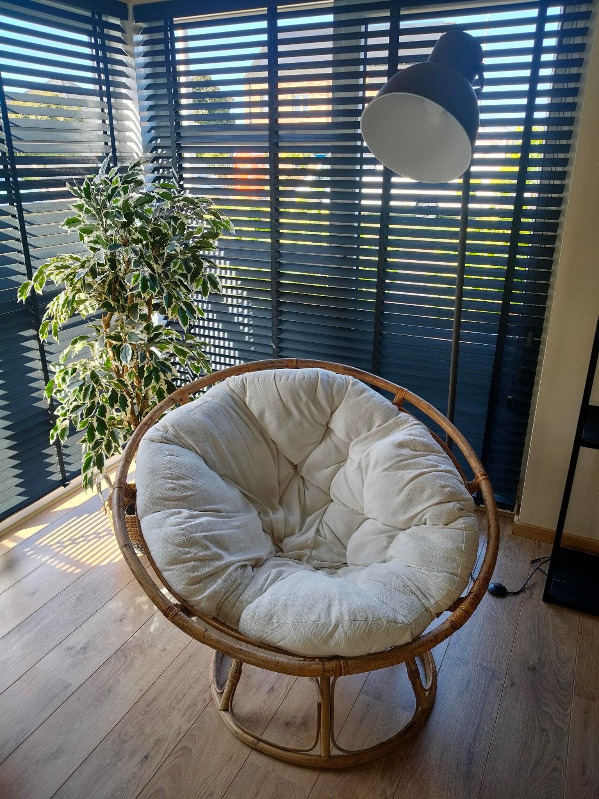 mooie set te koop! stoel,staanlamp en nepplant 150cm, Ophalen, Zo goed als nieuw