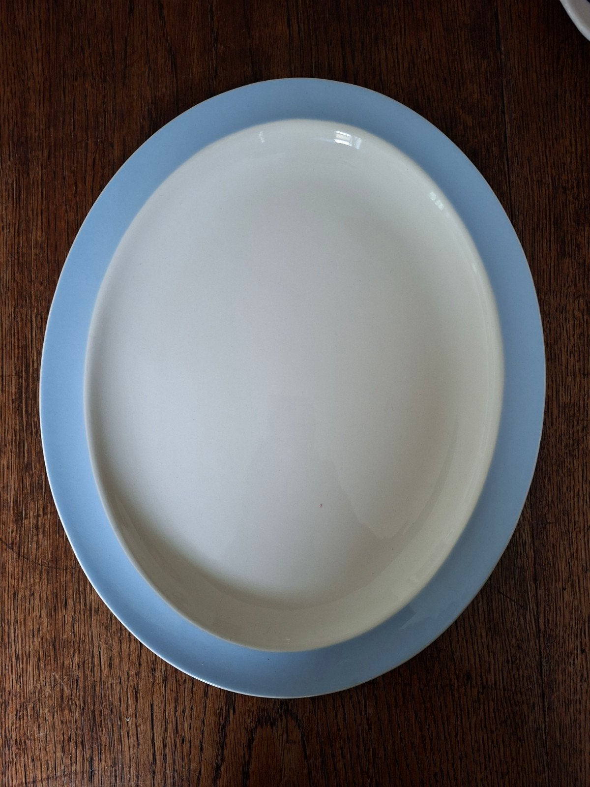 Bol ovale avec bord bleu doux. Boch Frères Belgique., Enlèvement ou Envoi, Céramique, Vintage