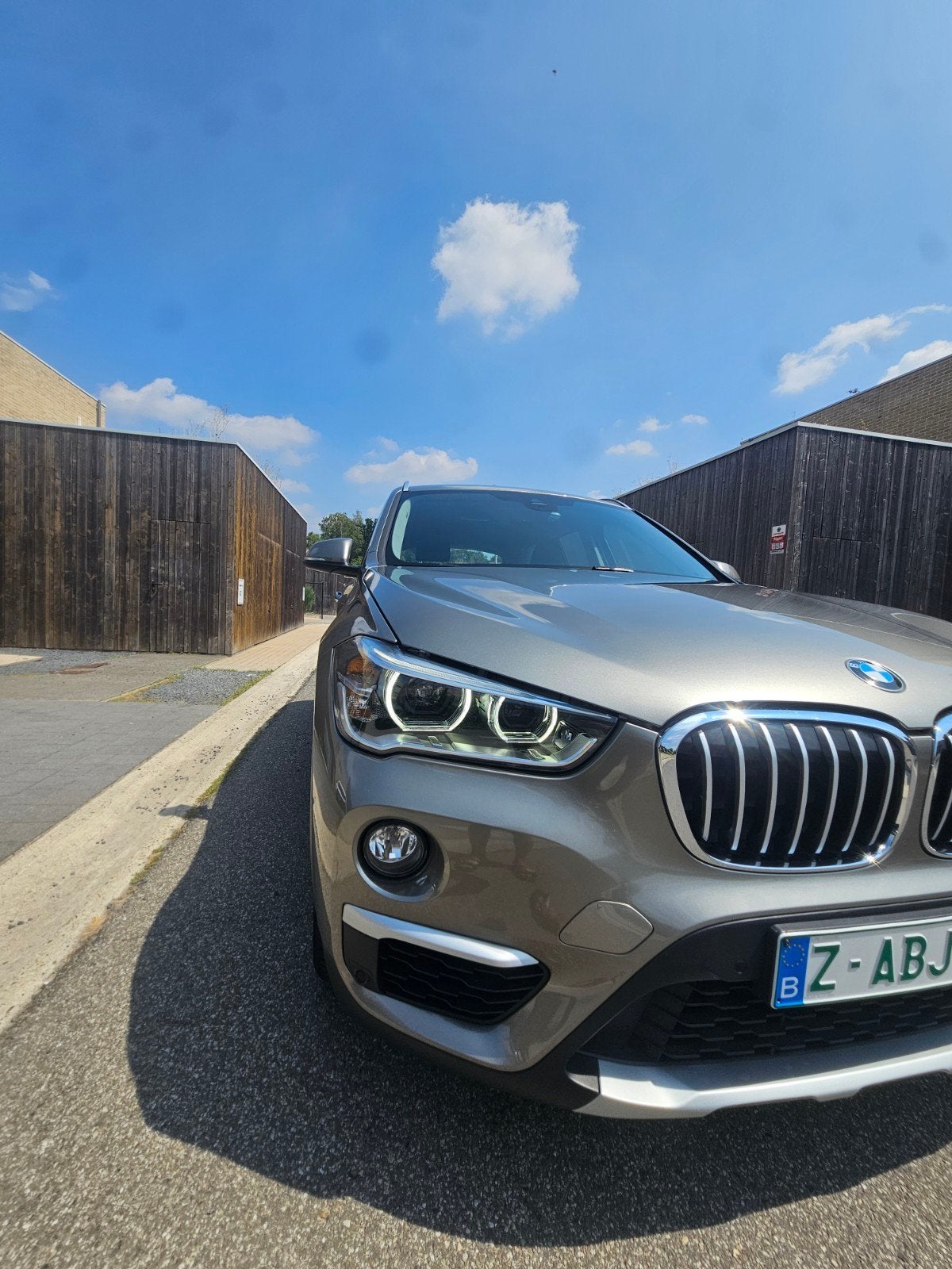 BMW X1 sDrive18i xLine Automatic | Tête haute | Cuir | GPS P, Autos, Achat, Euro 6, Entreprise, Garantie prolongée