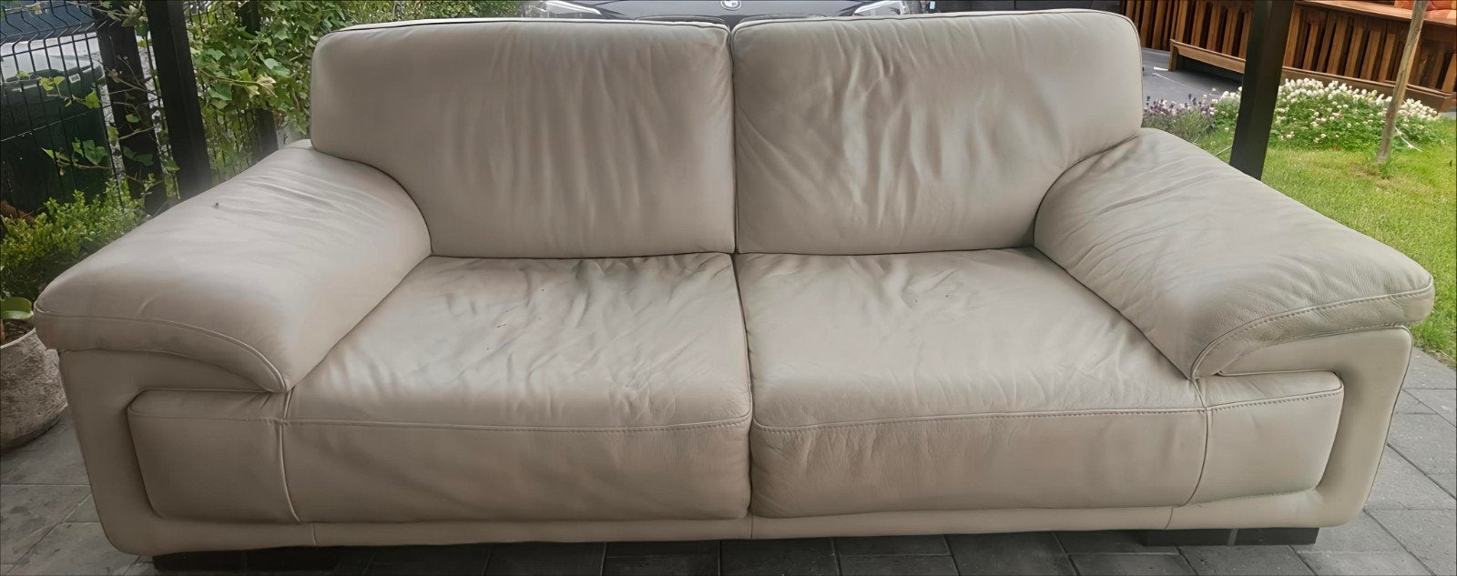 Gratis Italiaanse lederen zetel, Ophalen