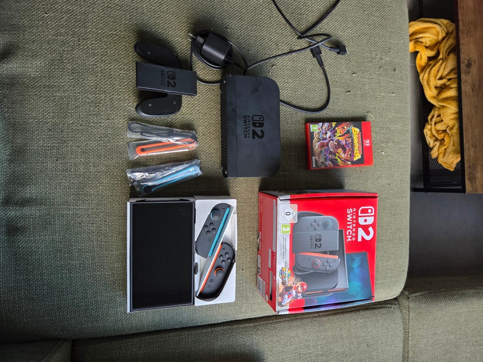 Nintendo Switch 2 + Mario world + donkey banaza spel, Enlèvement, Comme neuf, Avec 2 manettes, Switch Original