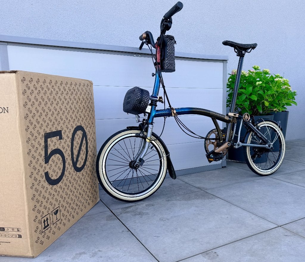 Brompton M12 "1975" (50e anniversaire) édition limitée, Vélos & Vélomoteurs, Neuf, Vitesses, Enlèvement, Totalement pliable