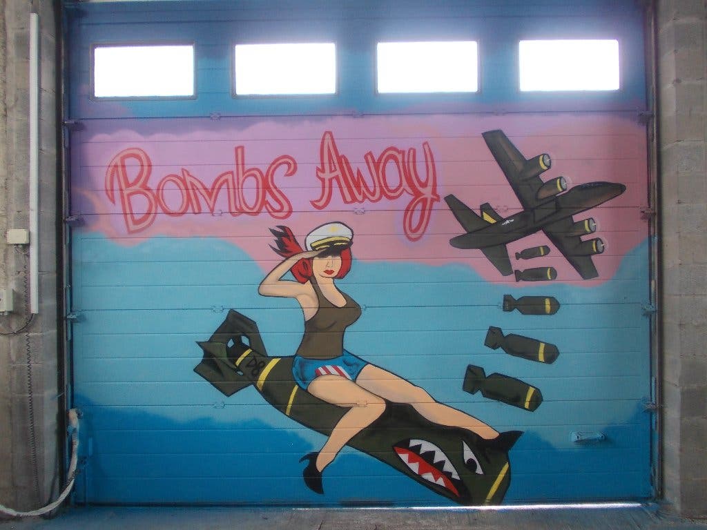 Heb je saaie garagemuren,graffiti stijl, foto 2