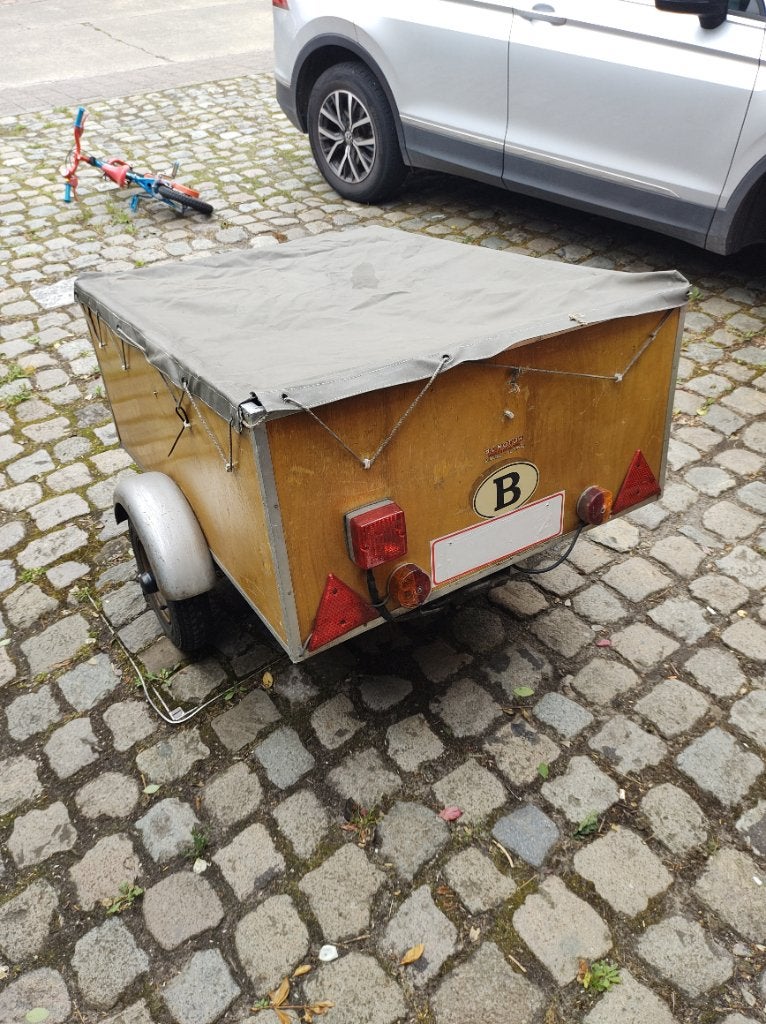 Aanhangwagen, Enlèvement, Utilisé