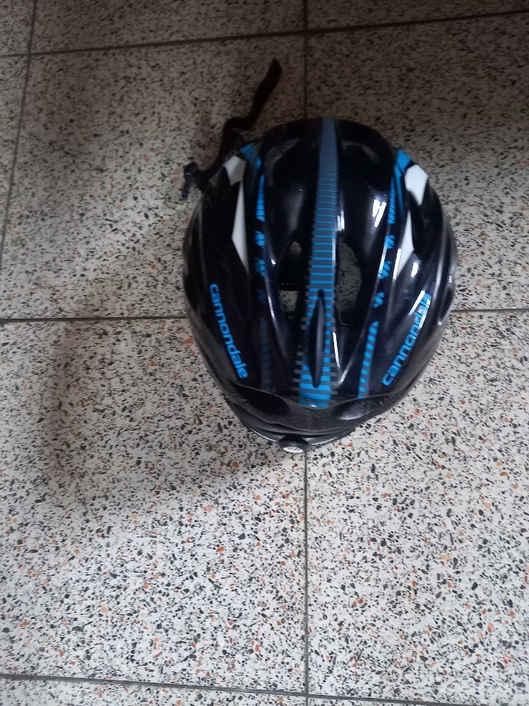Zeergoede fietshelm merk cannondale maat .52.58, Fietsen en Brommers, Ophalen, Gebruikt, Overige maten, Heer of Dame