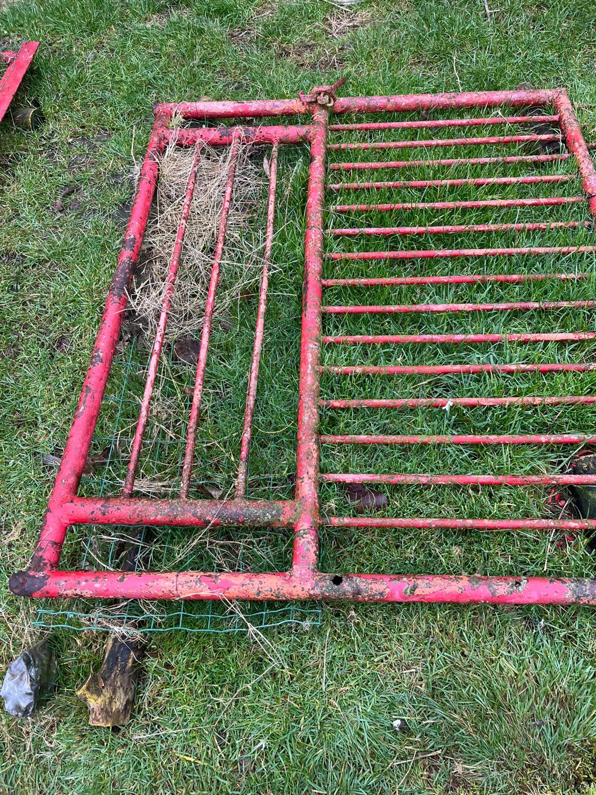 Oud hekken : 2 delen 1,50 L op 1,30 H, Ophalen, Gebruikt, IJzer, Spijlenhekwerk