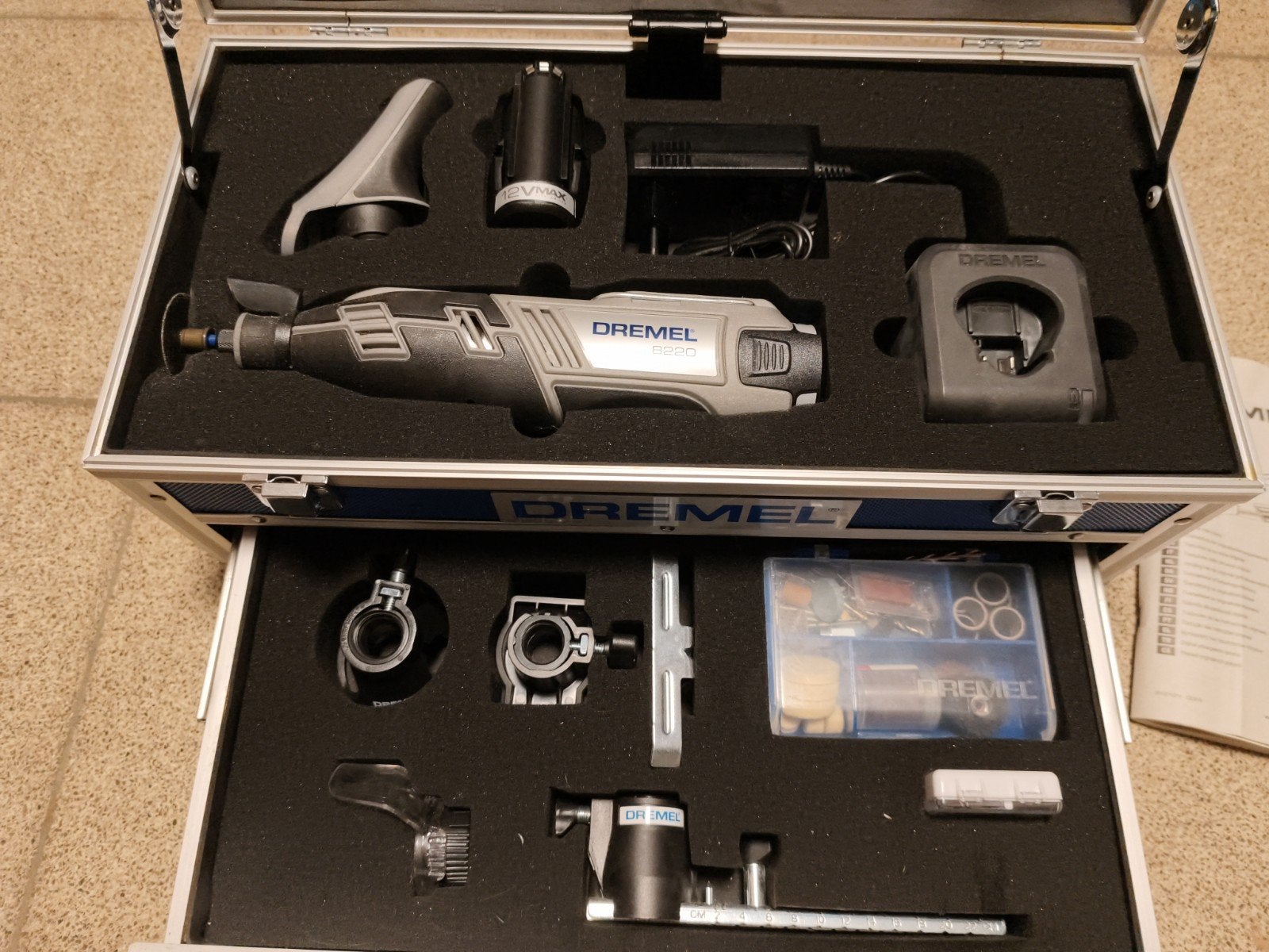 Coffret Dremel 8220 Sans Fil 12V – Comme Neuf, Bricolage & Construction, Enlèvement, Comme neuf