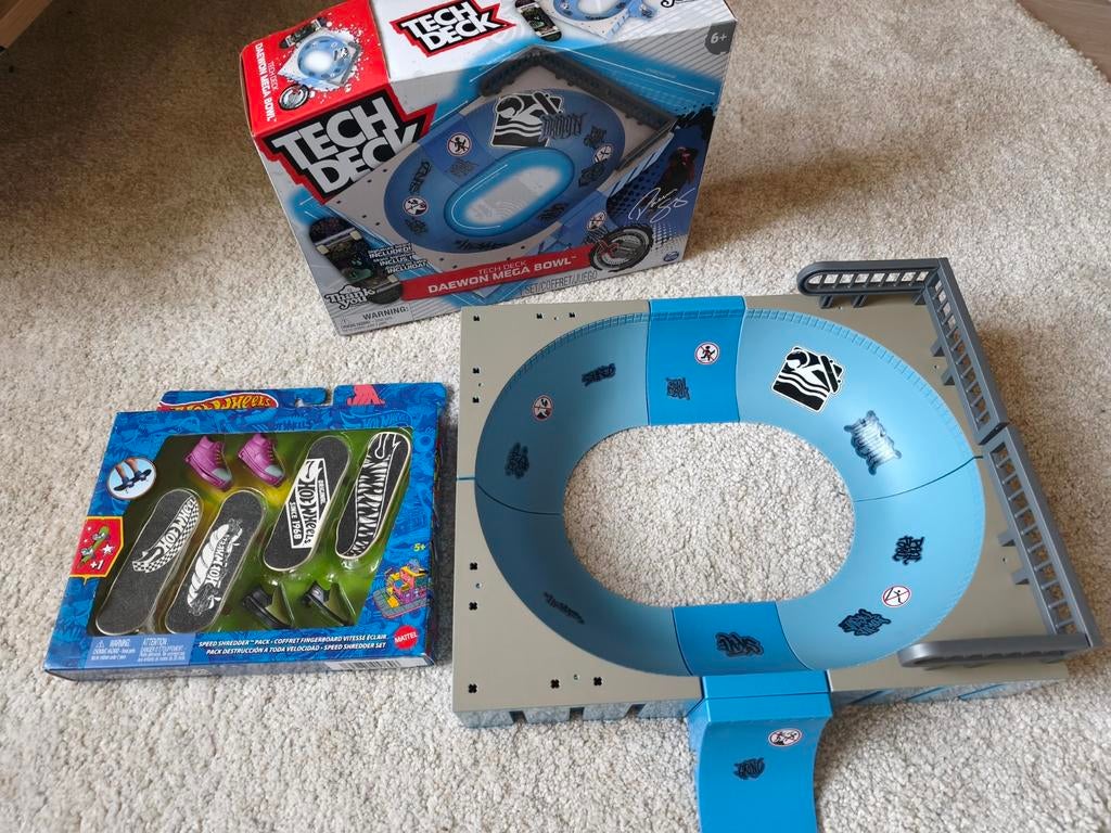 Tech deck skate ramp + Hot Wheels skateboards, Ophalen