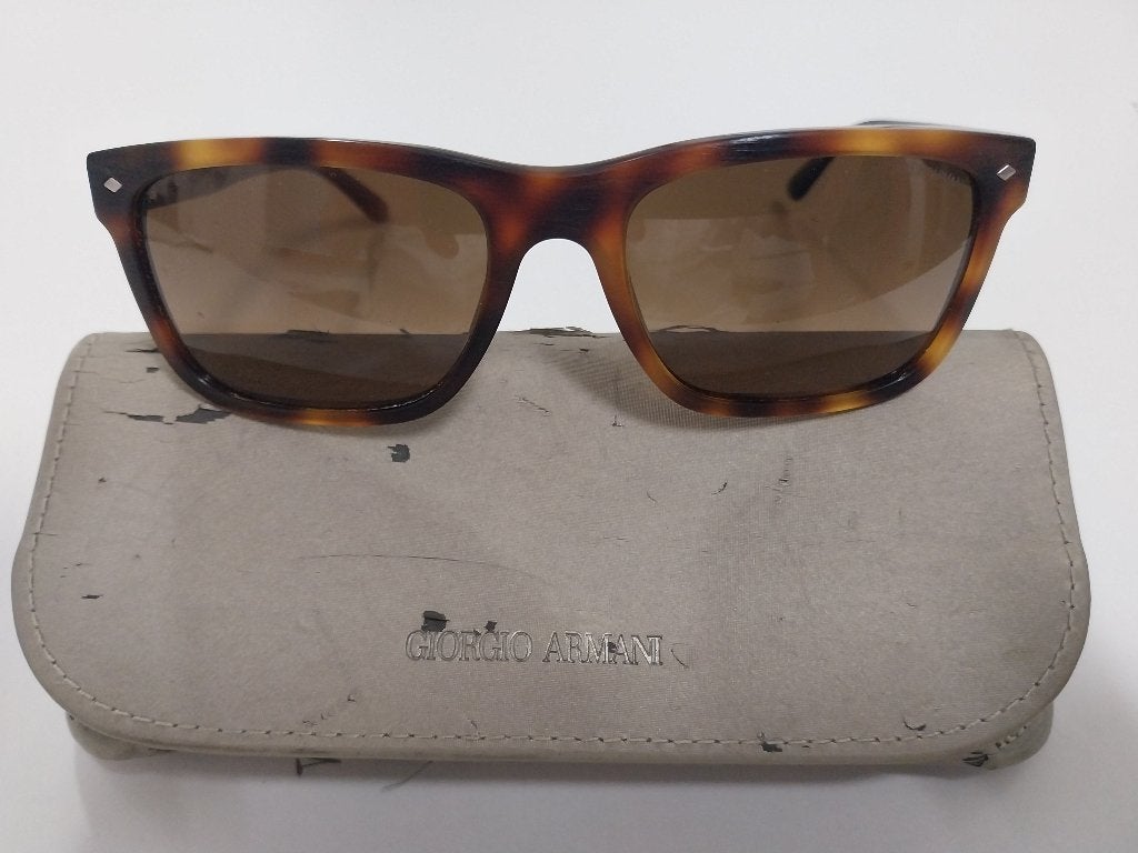 Lunettes de soleil Giorgio Armani en parfait état, Neuf, Autres marques, Enlèvement ou Envoi, Autres couleurs