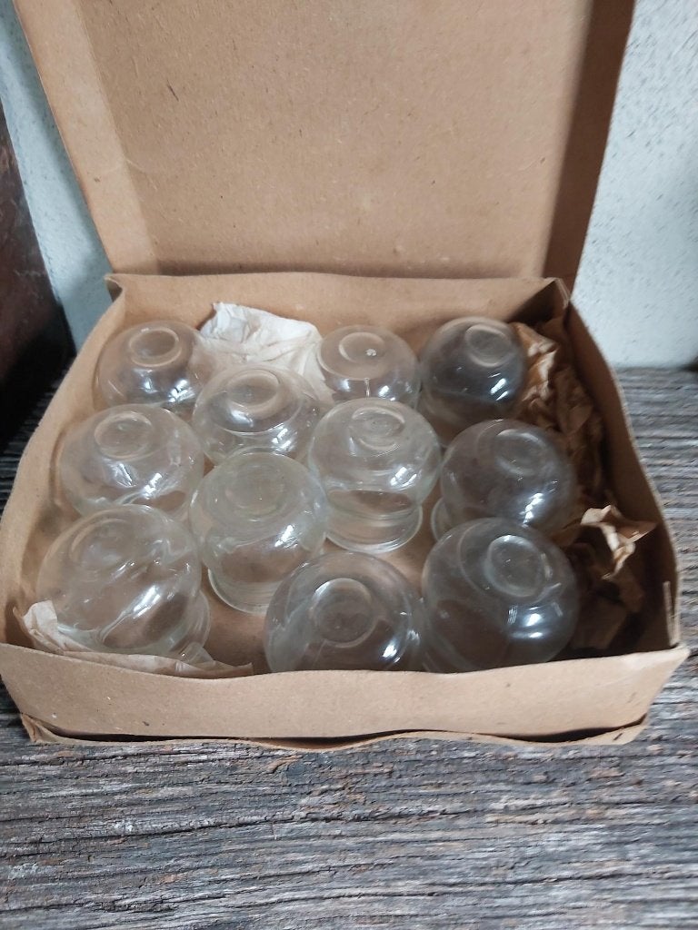 Set van 11 oude medische glaasjes / cupping glaasjes, Enlèvement ou Envoi