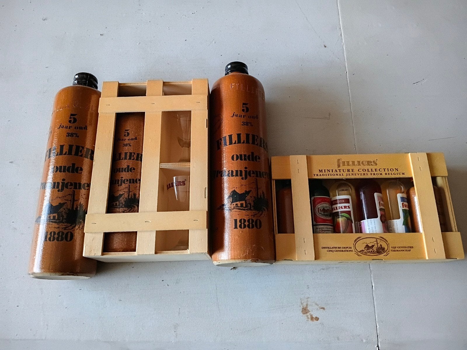 Collectie Filliers graanjenever , fles , kruik en miniatuur, Ophalen, Nieuw
