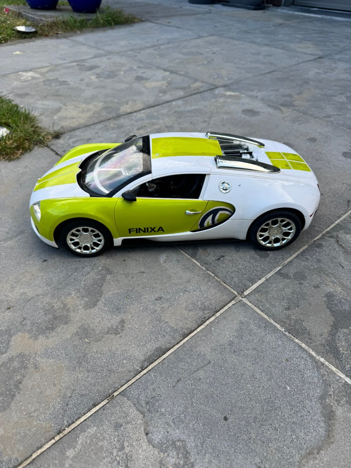 Voiture de collection bugatti veyron, Enfants & Bébés, Enlèvement, Comme neuf