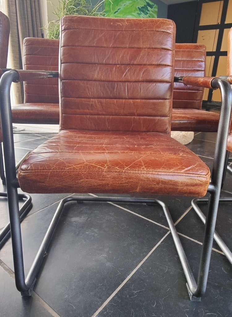 Lederen stoelen cognac kleur, Huis en Inrichting, Stoelen, Ophalen, Bruin, Modern klassiek, Zo goed als nieuw