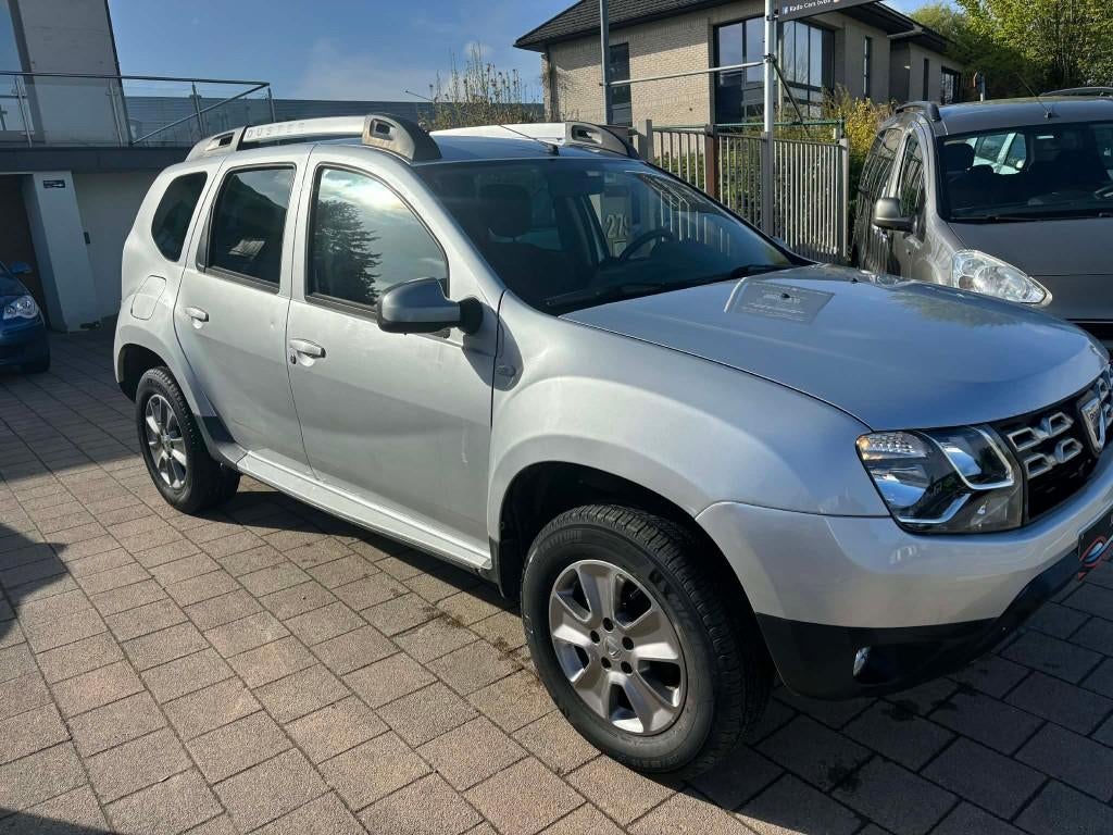 Dacia Duster benzine Van 2015, Auto's, Euro 5, 4 cilinders, Bedrijf, 5 zetels