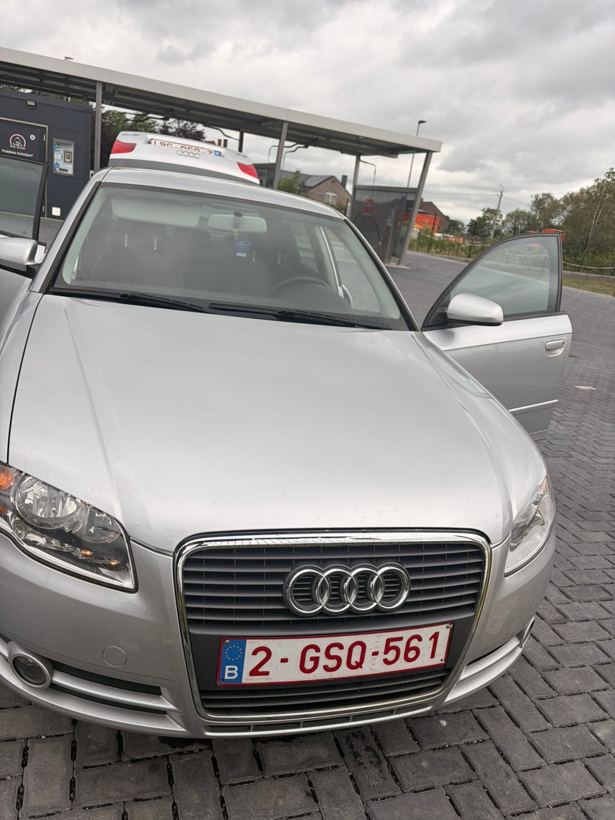 Audi a4, Autos, Audi, A4, Diesel, Berline, 5 portes, Boîte manuelle, Argent ou Gris, Enlèvement