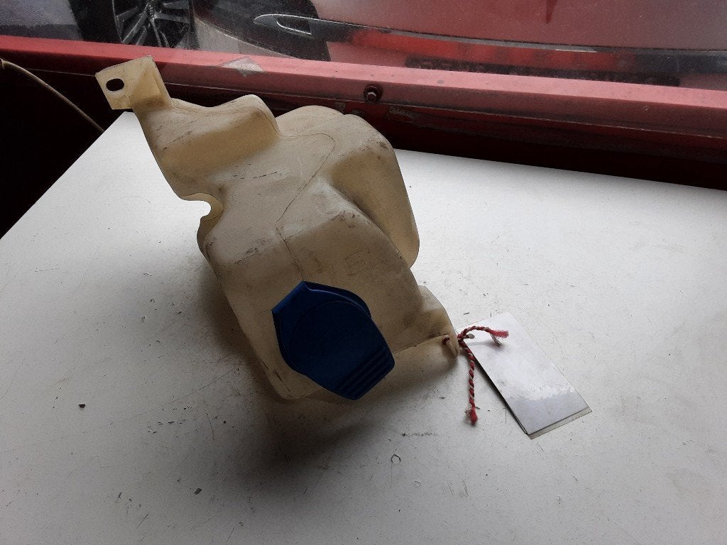 LAVE-GLACE RESERVOIR AVANT Bora Variant (1J6) (1JO955453), Volkswagen, Mevr. I. Hauben, Utilisé, Rue de l'Espoir 34 34
4030  GRIVEGNÉE, BE
